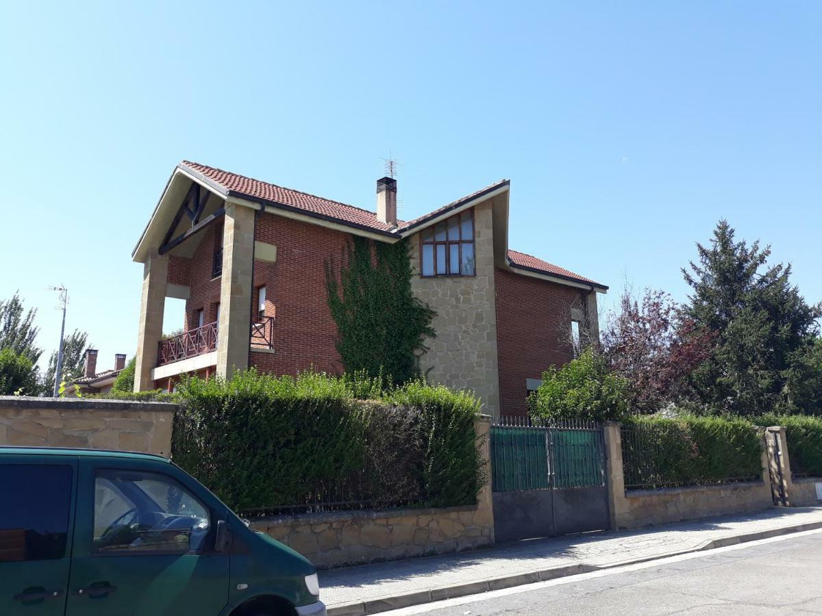 Preciosa Casa Independiente Con Piscina Cubierta Y Gran Jardin Privados هارو المظهر الخارجي الصورة