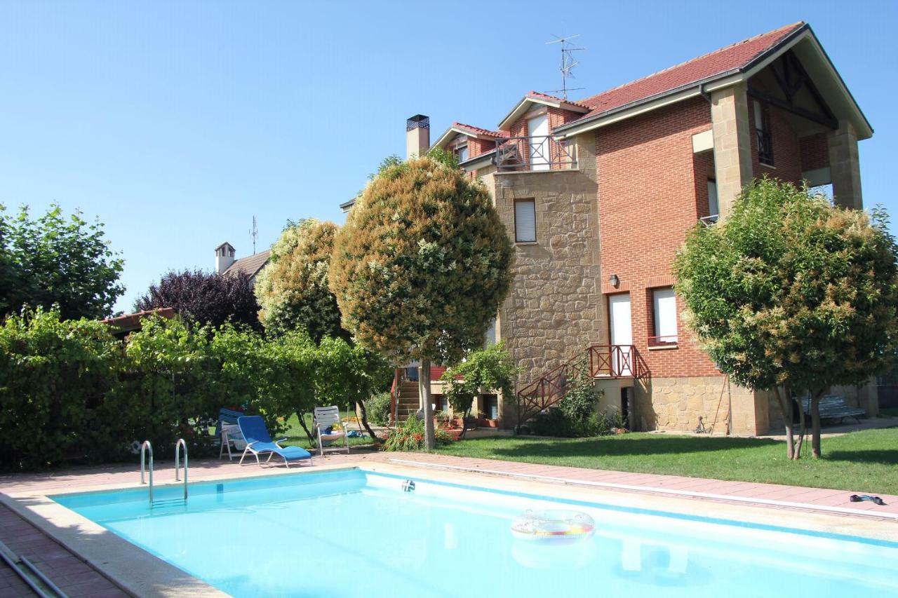 Preciosa Casa Independiente Con Piscina Cubierta Y Gran Jardin Privados هارو المظهر الخارجي الصورة
