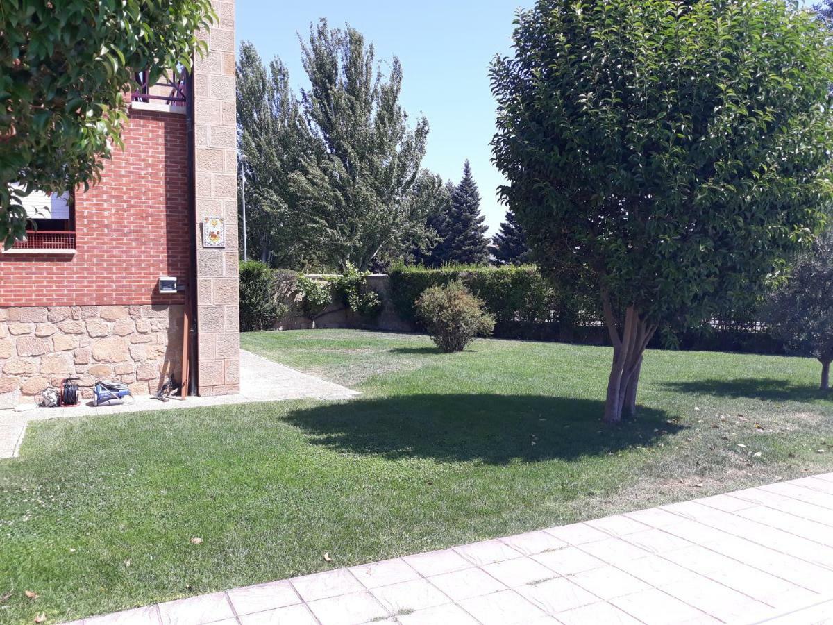 Preciosa Casa Independiente Con Piscina Cubierta Y Gran Jardin Privados هارو المظهر الخارجي الصورة