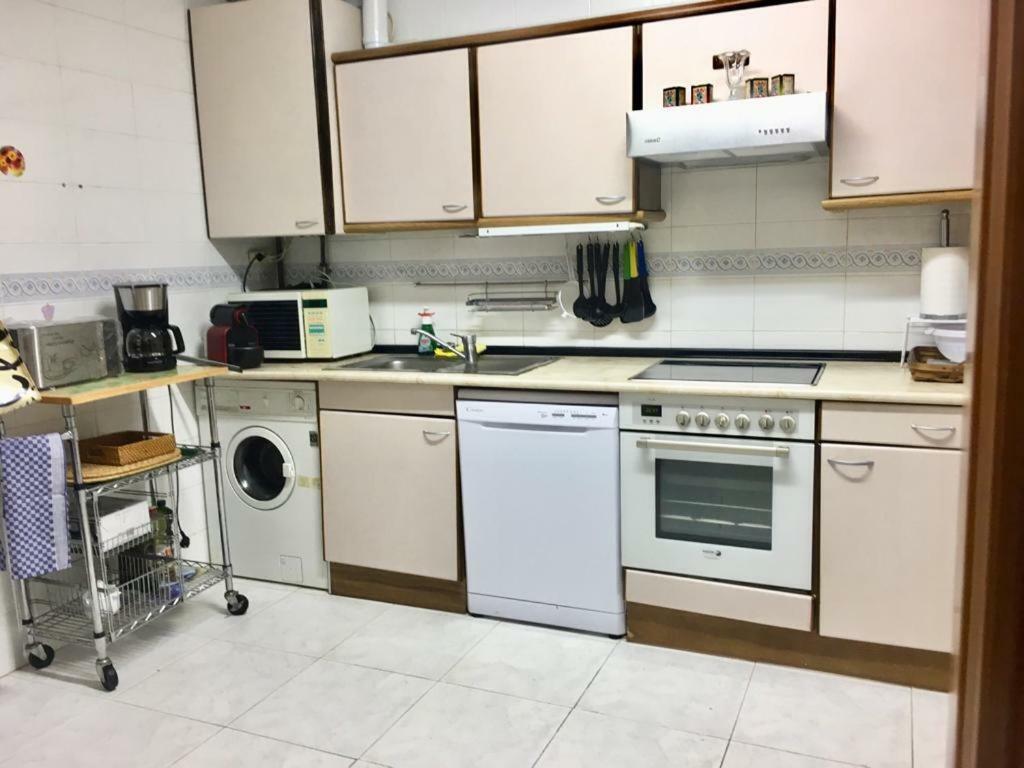 Preciosa Casa Independiente Con Piscina Cubierta Y Gran Jardin Privados هارو المظهر الخارجي الصورة